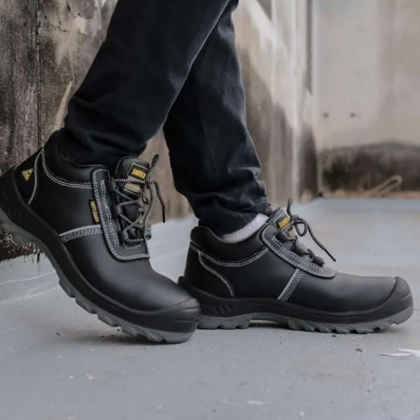 Giày bảo hộ công trường Jogger Aura S3