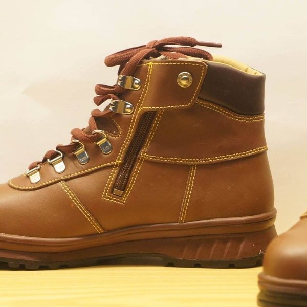 So sánh Giày Bảo Hộ K2 và Hans: Lựa Chọn Tối Ưu, An Toàn?