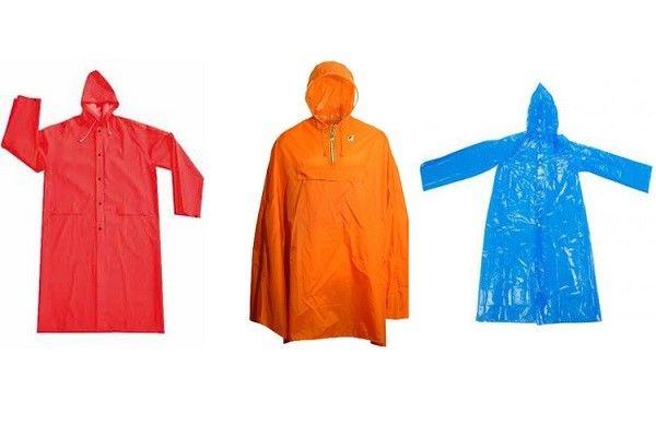 Không vò xoắn áo mưa quá mạnh nên phơi khô trước khi cất đi