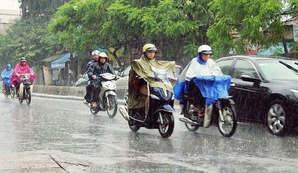 Nguyên Nhân, Cách Phòng Tránh Và Hướng Dẫn Dán Áo Mưa Bị Rách Tại Nhà