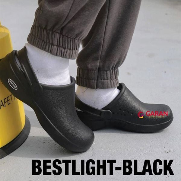 Giày bảo hộ cho người làm trong ngành y tế chất lượng