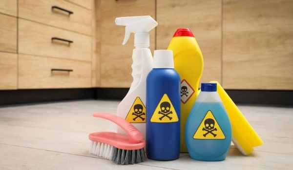 Hóa chất độc hại có thể ảnh hưởng đến sinh sản