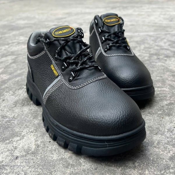 Giày bảo hộ cho nhân viên kho vận - Chống Trượt, Nhẹ, An Toàn