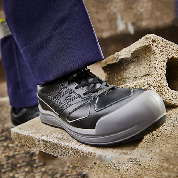 So Sánh Giày Bảo Hộ Takumi Và Ziben: Đâu Là Lựa Chọn Phù Hợp?