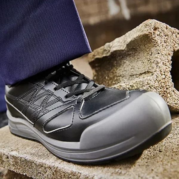 Giày bảo hộ Takumi Samurai bảo vệ chân chắc chắn, giúp tăng hiệu suất làm việc