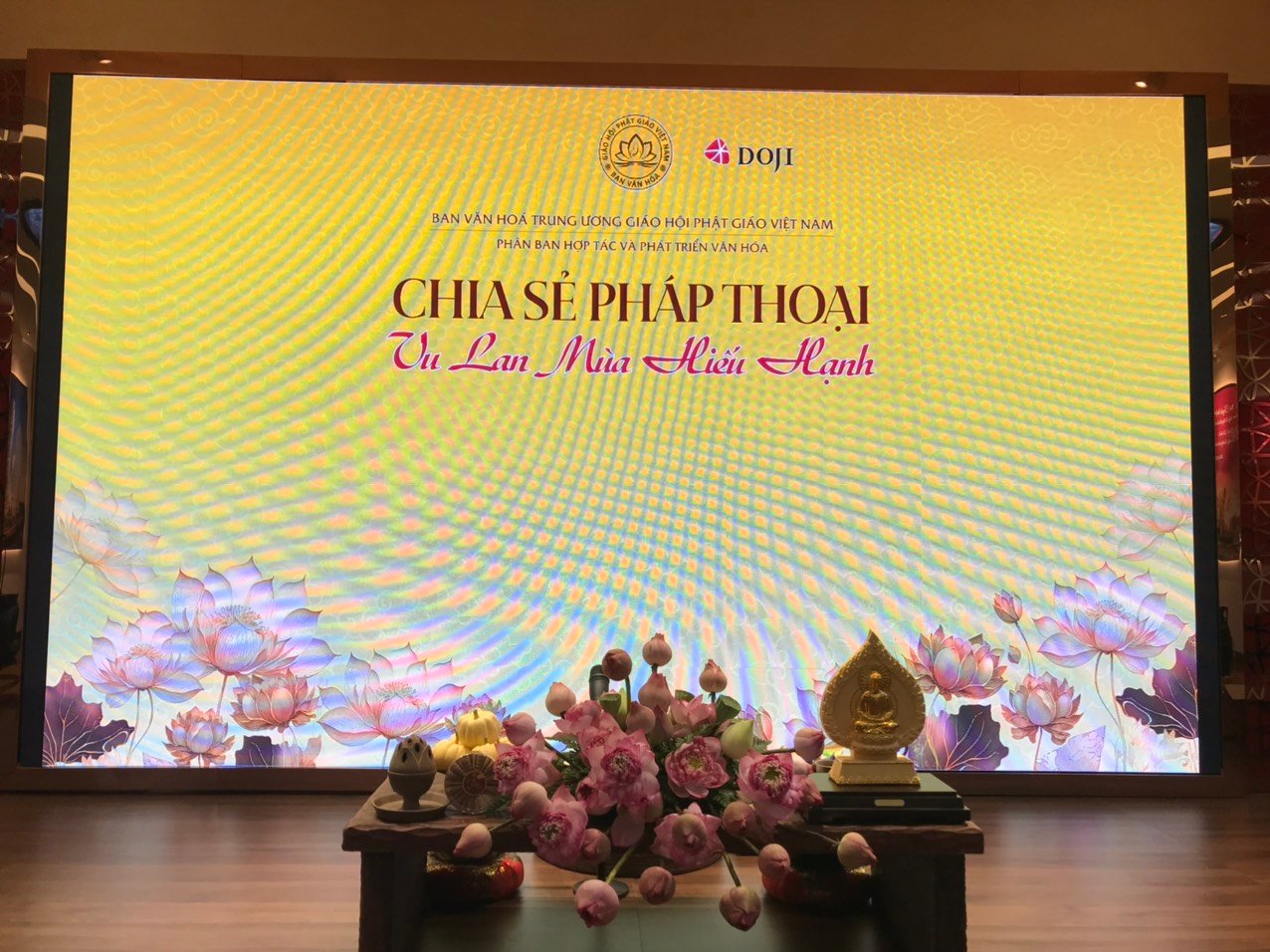 Thắp sáng tri ân mùa Vu Lan