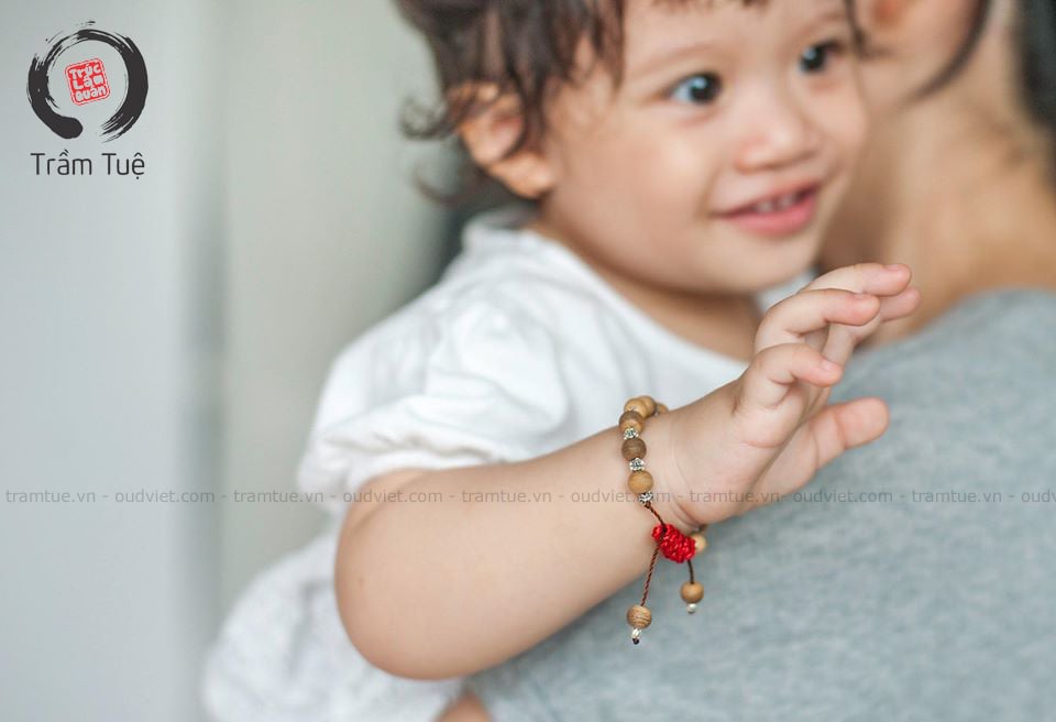 Vòng Bảo Nhi - vòng đeo tay Trầm hương bảo vệ bé yêu