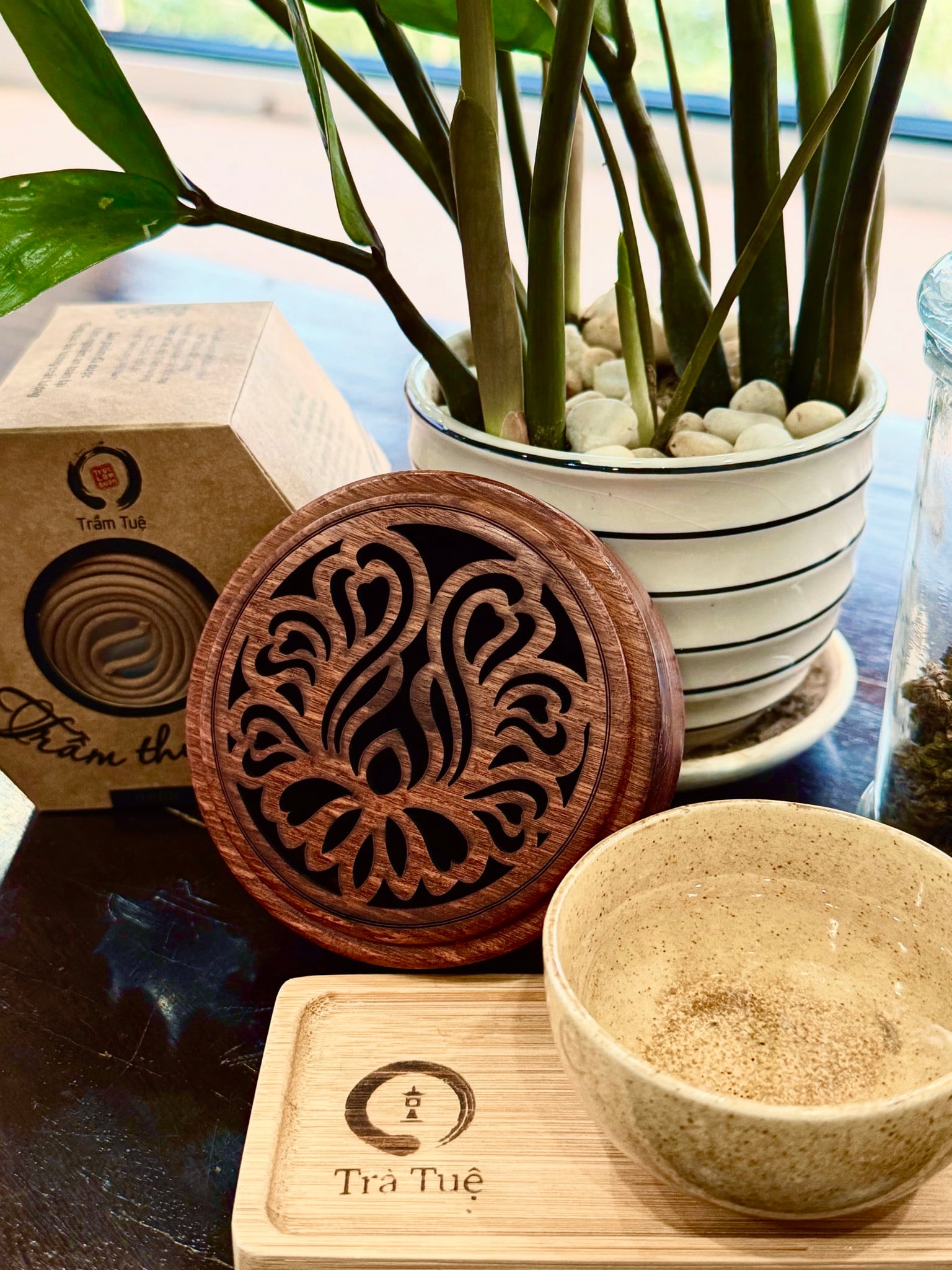 Ra mắt sản phẩm mới: Hộp đốt hoa sen thời Trần