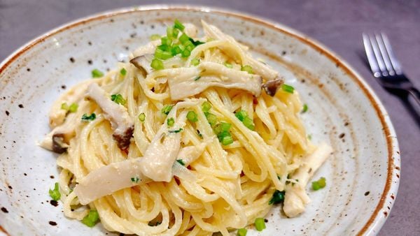 Bật mí cách làm mì Ý xốt kem thuần chay đơn giản