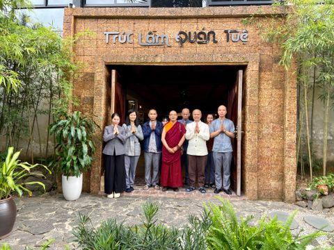 Thầy Khenpo Gonpo Rinpoche, Hiệu trường Tu viện Dzogchen Phật giáo Nepal ghé thăm Trầm Tuệ: 