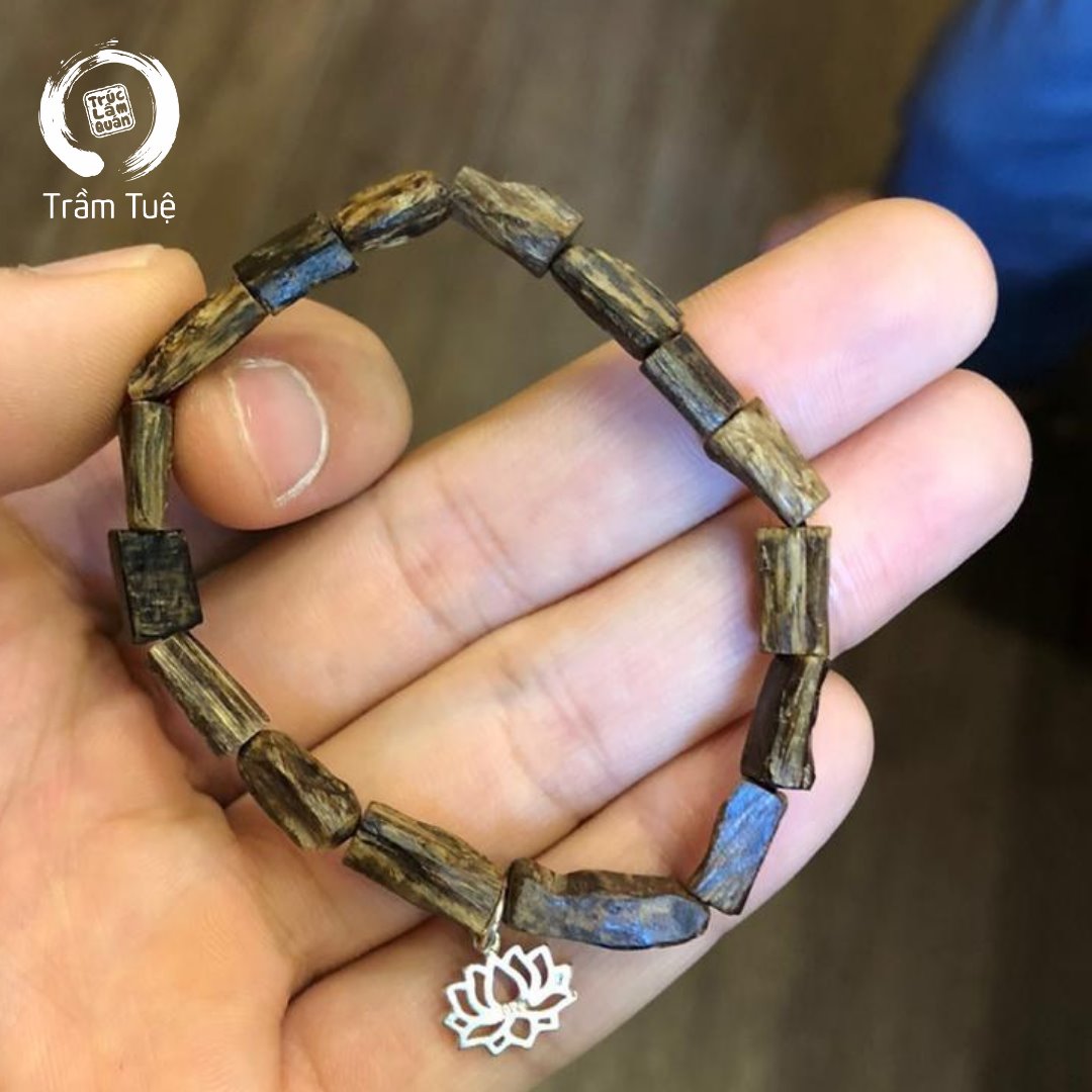 Trầm chìm là gì? Vì sao vòng tay Trầm hương chìm nước lại có giá trị cao?