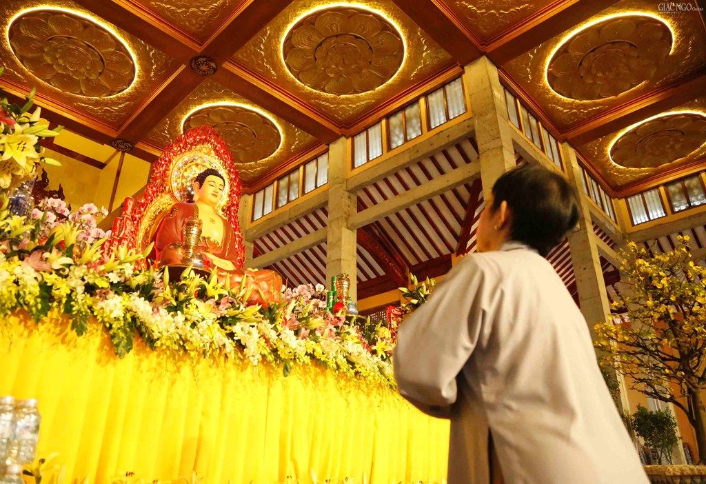 Đầu năm đi lễ chùa, nên lưu ý những điều gì để tránh phạm lỗi