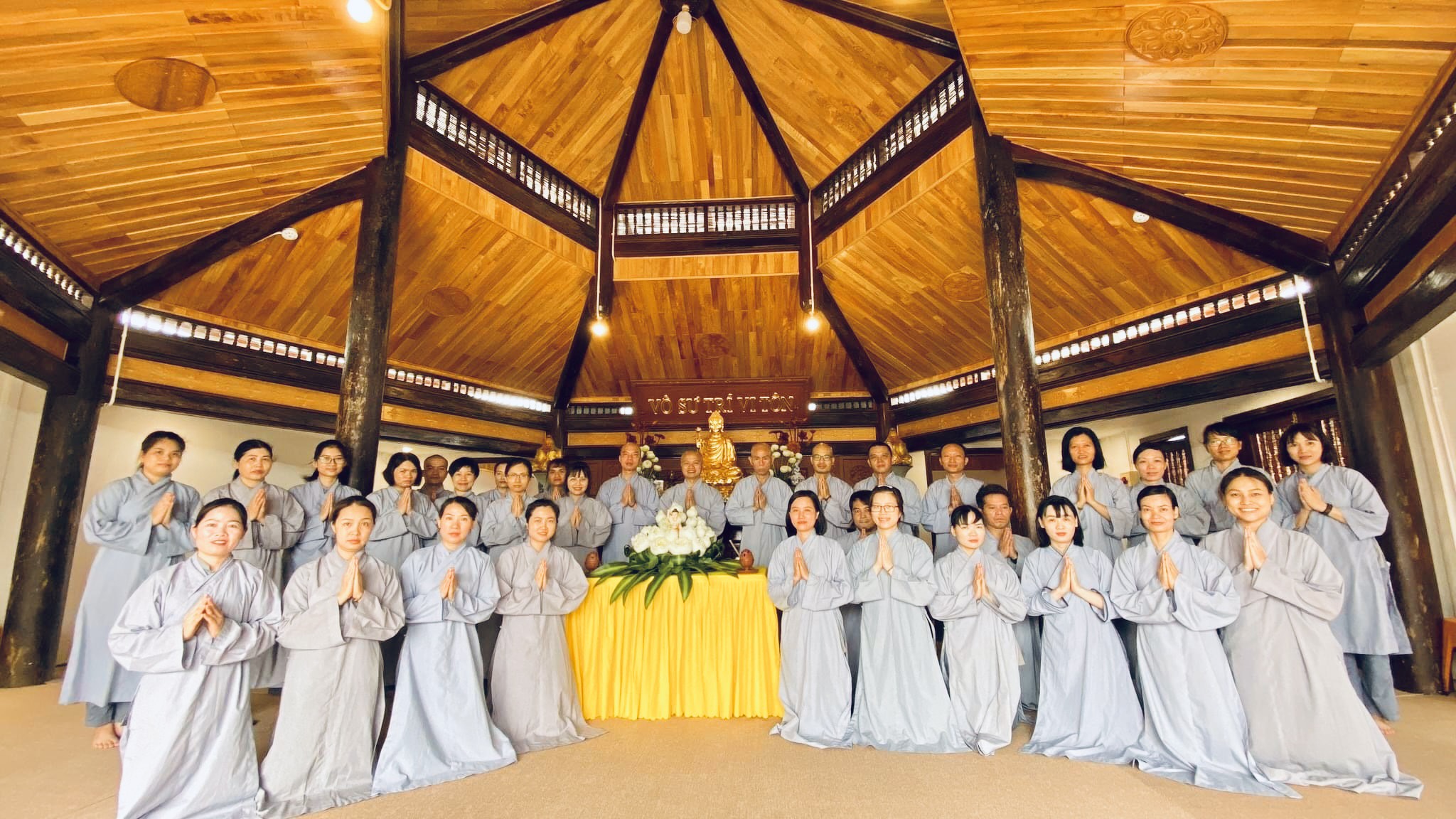 Kiến tạo hòa bình, kết một đài sen cúng dường Đức Phật