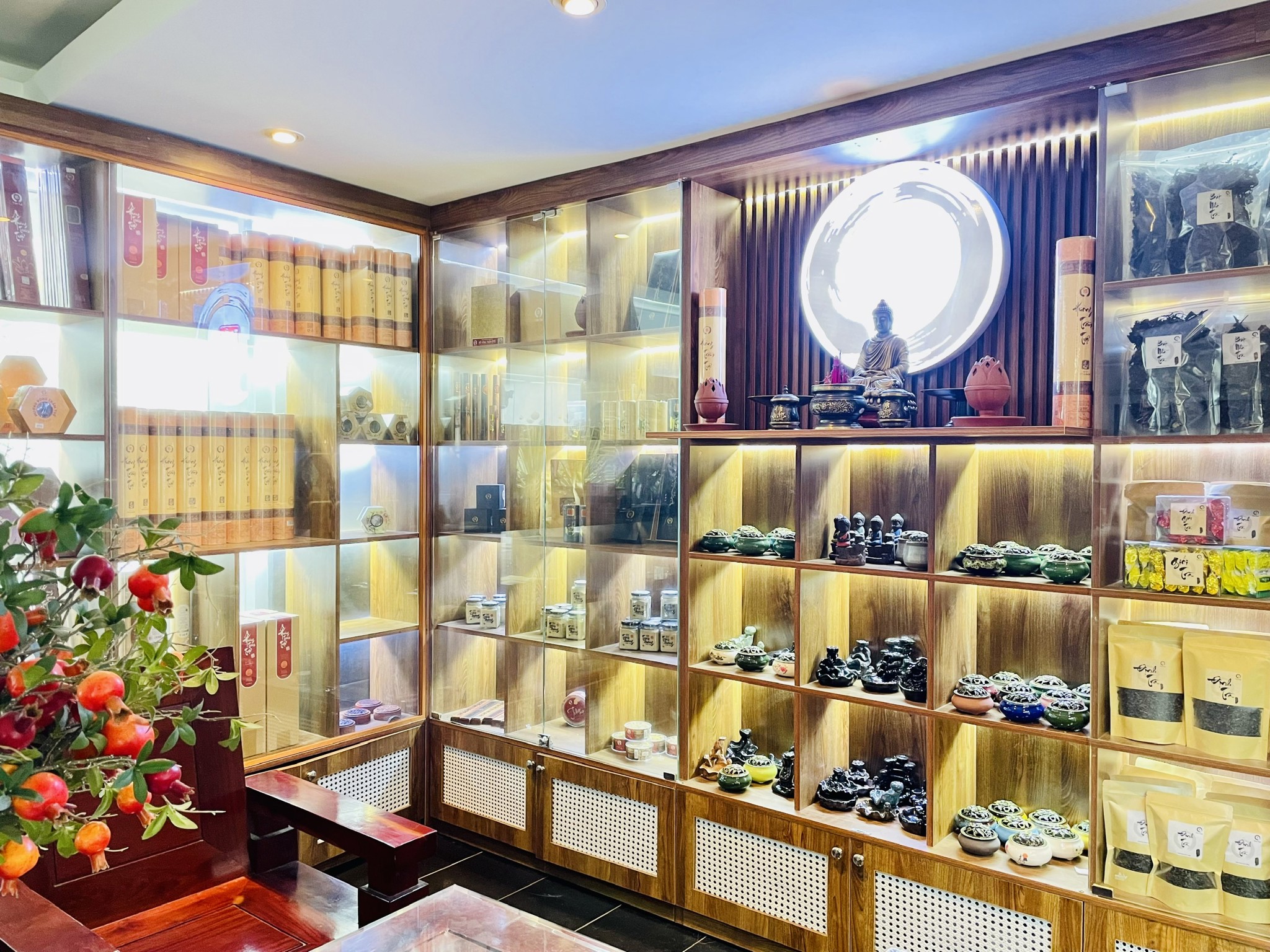 Tuệ Lâm Trầm Quán - Hương trầm nơi Buôn Mê đại ngàn