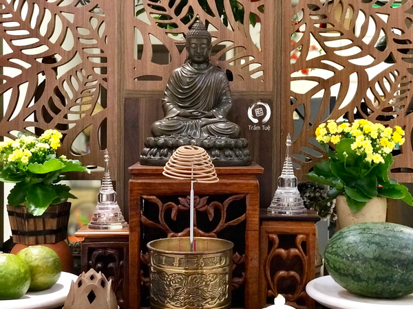 Ý nghĩa hương vòng, nhang khoanh 12 giờ trong văn hóa tâm linh của người Việt Phù Châu Miếu