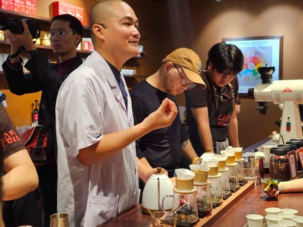 Lễ ra mắt Không gian Rừng dó Trúc Lâm và thương hiệu Cafe Tuệ