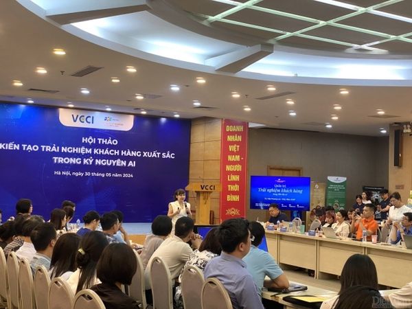 Hội thảo Kiến tạo trải nghiệm khách hàng xuất sắc trong kỷ nguyên AI VCCI Đại học FPT Trầm Tuệ