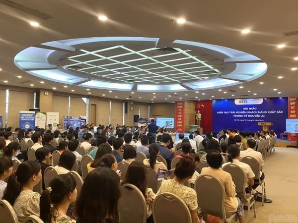 Hội thảo Kiến tạo trải nghiệm khách hàng xuất sắc trong kỷ nguyên AI VCCI Đại học FPT Trầm Tuệ