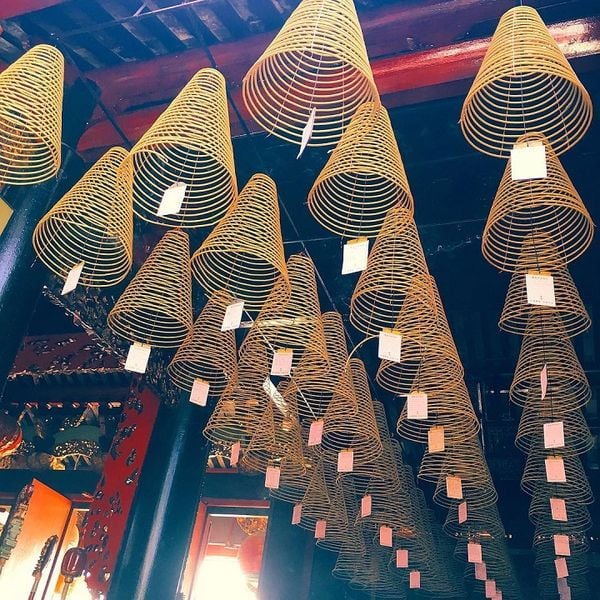 Ý nghĩa hương vòng, nhang khoanh trong văn hóa tâm linh của người Việt
