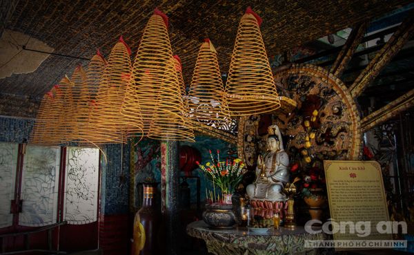Ý nghĩa hương vòng, nhang khoanh 72 giờ 3 ngày trong văn hóa tâm linh của người Việt Phù Châu Miếu