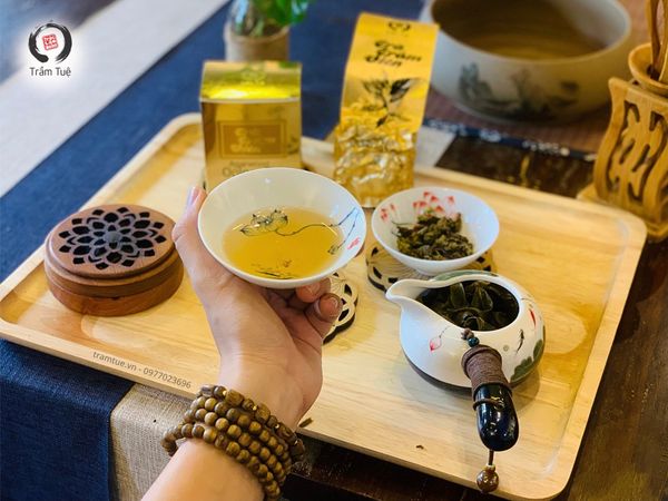 Agarwood Oolong Tea