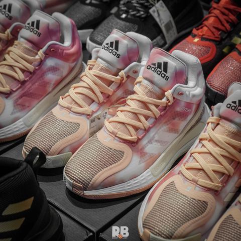 [QUICK REVIEW] Adidas D'Rose 11 - Viên gạch xây dựng thương hiệu 3 dòng kẻ.