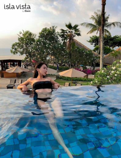 Cách Tạo Dáng Chụp Ảnh Ở Resort Với Bikini