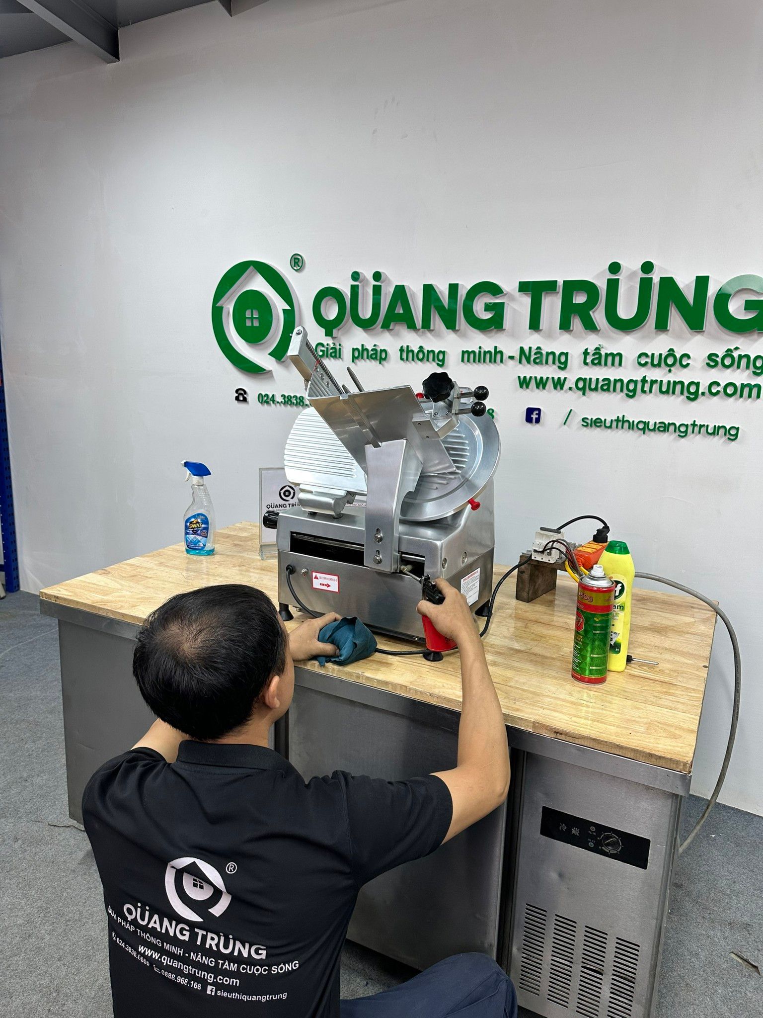Địa chỉ cung cấp máy thái thịt đông lạnh tại Hoàng Mai