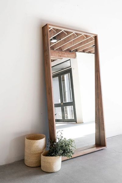 Gương đứng khung gỗ to bản
