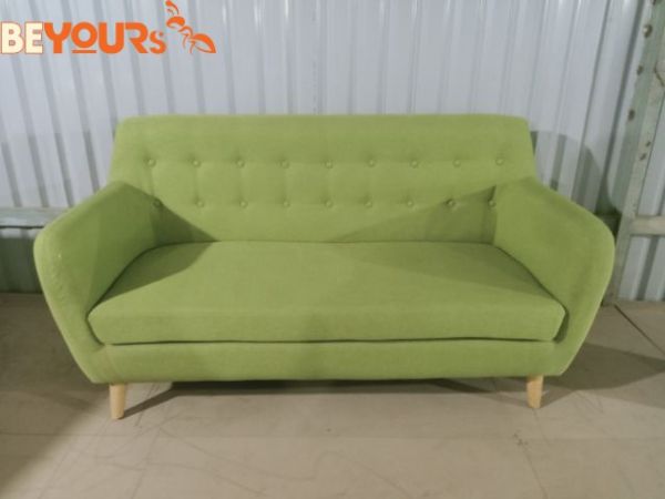 Người mệnh hoả hợp ghế sofa màu xanh lá