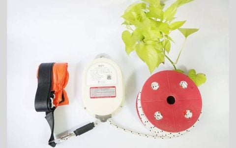 Cao su và nhựa cái nào cách điện tốt hơn