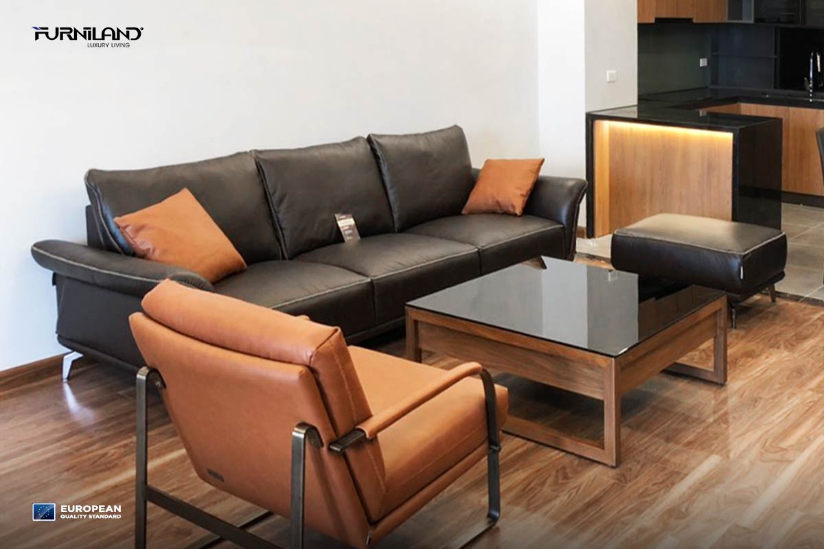 Ghế sofa và bàn kính: Sự tối giản và sự trong suốt trong không gian phòng khách hiện đại