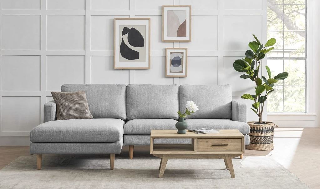 Sofa vải: Chúng tôi mang đến cho bạn những mẫu sofa vải đẹp mắt và tiện dụng. Bạn sẽ không chỉ có được sự thoải mái khi sử dụng sản phẩm của chúng tôi mà còn tạo nên một không gian sống ấm cúng và đầy phong cách.