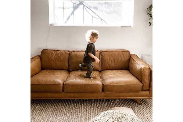 Mách Bạn Cách Kéo Dài Tuổi Thọ Của Ghế Sofa Phòng Khách