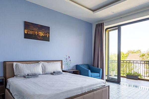 Ngoi nhu mau vang nhu nang mua ha cua cap vo chong tre o Hoi An 4