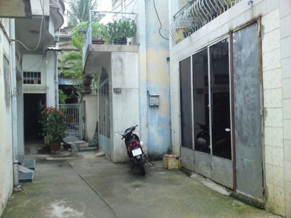 https://file.hstatic.net/200000050142/file/phong-thuy-nha-o-cuoi-ngo-cut__1__d233d6d3152642c9aeac5894b129d9a5_grande.jpg?utm_source=chatgpt.com