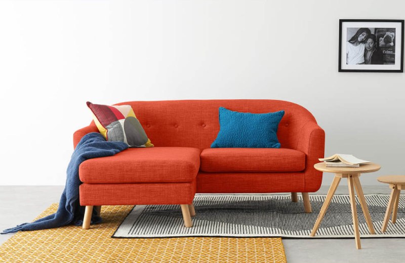 Sofa phòng nhỏ màu cam thiết kế góc chữ L