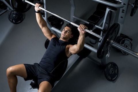 TOP 7 KIỂU PHỐI ĐỒ ĐI TẬP GYM CHO NAM GIỚI CỰC CHẤT 2024