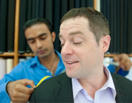 Cách chọn size áo len nam theo chiều cao, cân nặng chuẩn nhất