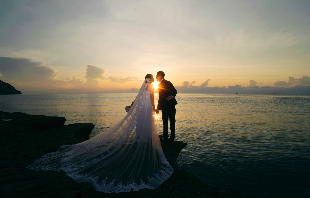 Chụp ảnh cưới tại biển Cần Giờ luôn dễ dàng cho ra những bức ảnh lãng mạn nhất (Ảnh: Internet)