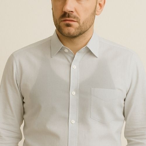 Cách mặc áo lót nam đơn giản, đúng cách tại nhà