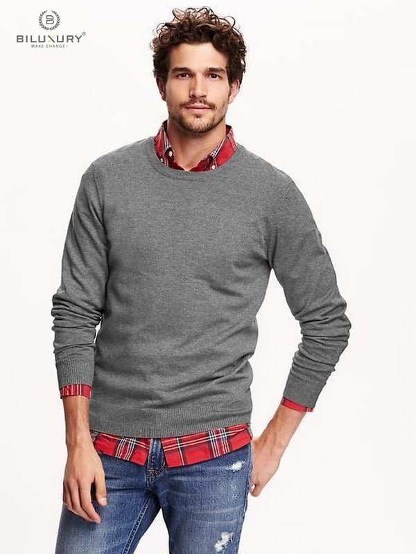 Style quần jean áo sơ mi kết hợp với áo sweater