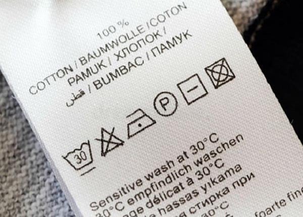 Thông tin trên nhãn áo cực kỳ quan trọng trong cách giặt áo sơ mi