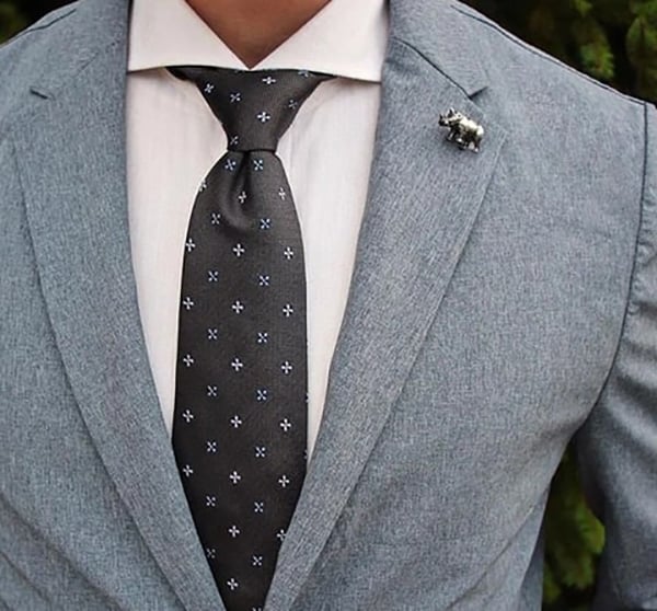 Cách thắt cà vạt bằng nút Windsor đầy đủ