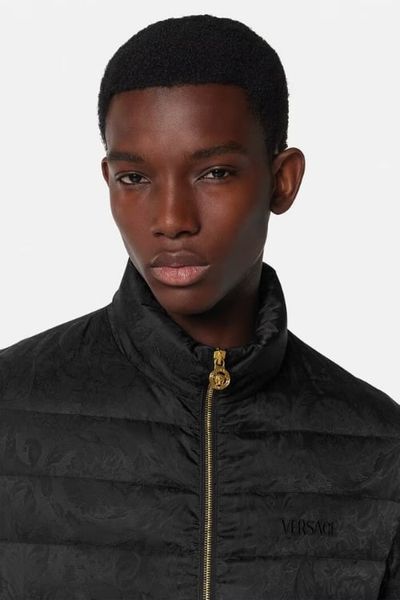 Top 19 Thương Hiệu Áo Khoác Nam Cao Cấp Nổi Tiếng