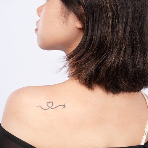 Hình xăm quyến rũ cho nữ ở lưng