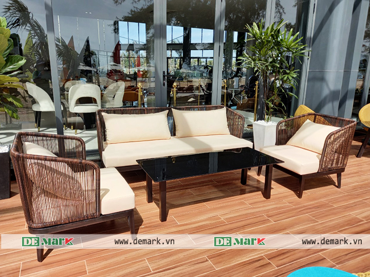 bàn ghế nhựa giả mây , sofa mây nhựa mà DeMark cung cấp tại  Sale Gallery Charm Resort Hồ Tràm