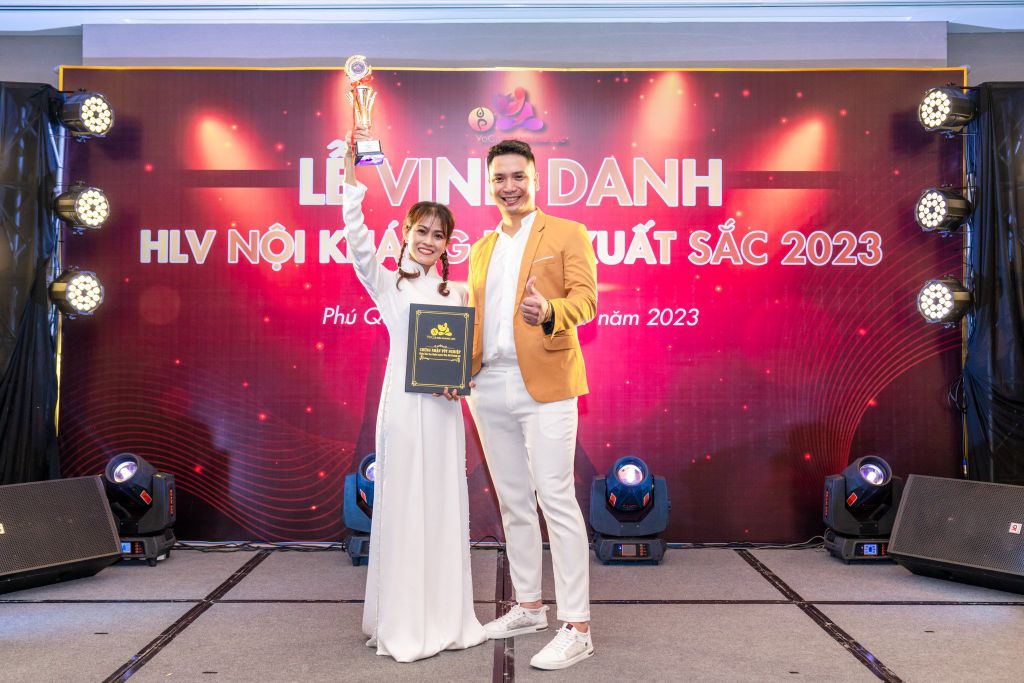 huấn luyện viên yoga trị liệu Nội Kháng Lực