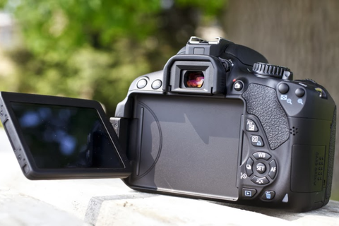 Đánh giá máy ảnh DSLR Canon EOS 650D