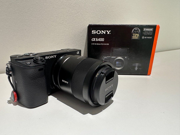 Sony A6400 sở hữu tính năng quay video 4K chất lượng cao.